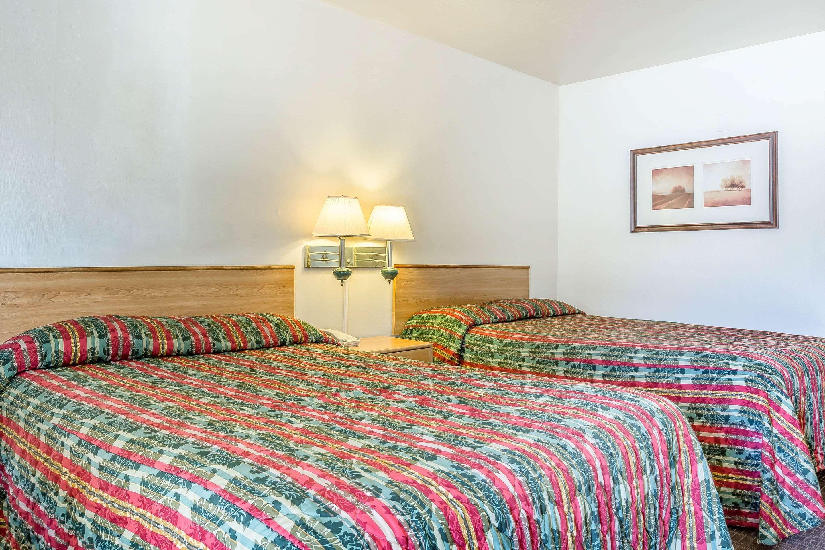 Inn Rodeway Magic Mountain Area 2*