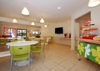 Inn Rodeway Magic Mountain Area Castaic